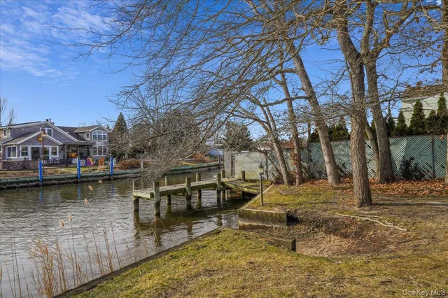 $840,000 | 182 Connetquot Drive, Oakdale, NY 11769