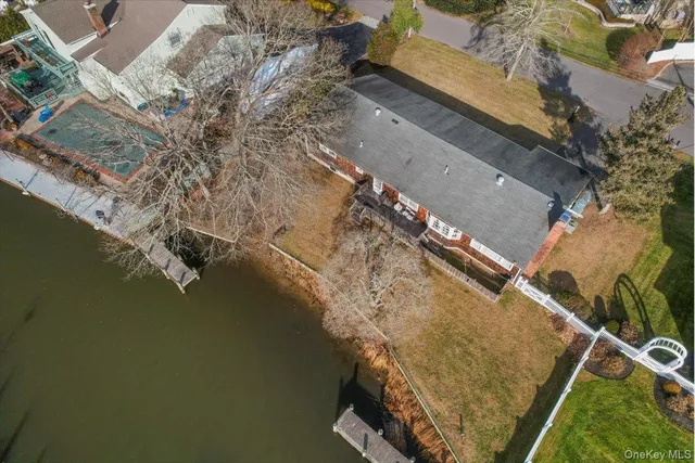 $840,000 | 182 Connetquot Drive, Oakdale, NY 11769