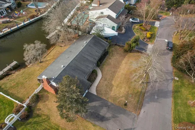 $840,000 | 182 Connetquot Drive, Oakdale, NY 11769