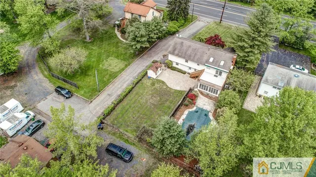 $900,000 | 99 Finnegans Lane, Kendall Park, NJ 08824