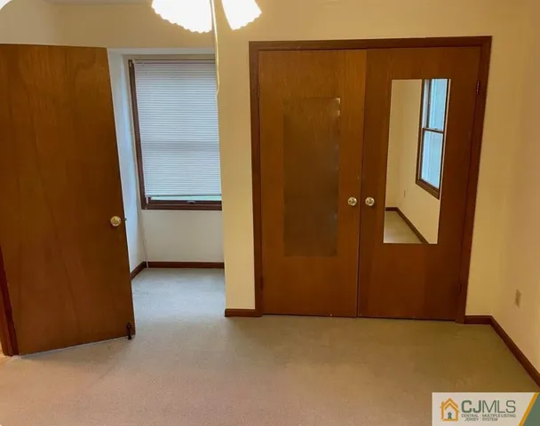 $900,000 | 99 Finnegans Lane, Kendall Park, NJ 08824