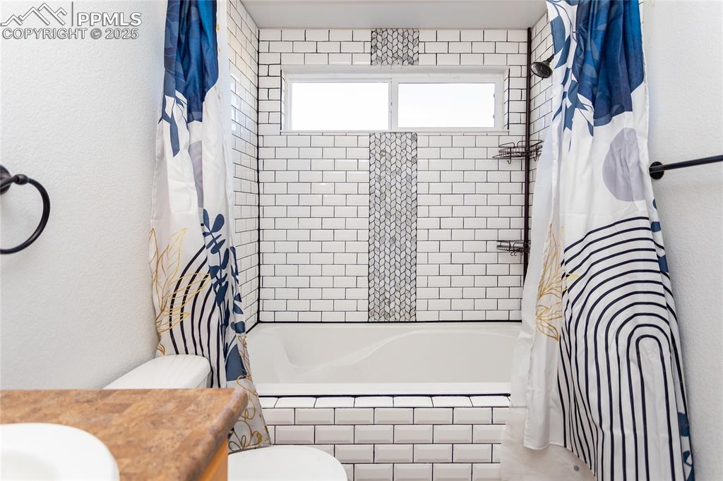 6806 Red Cardinal Loop Colorado Springs, CO 80908 - Photo 27 of 32 a view of a patio