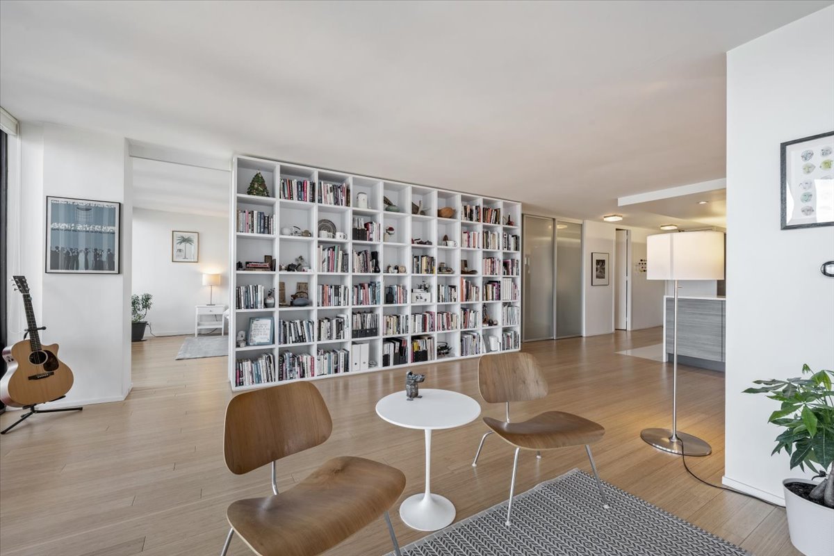 200 East Delaware Place, Unit 32AF Chicago, IL 60611 - Photo 12 of 56