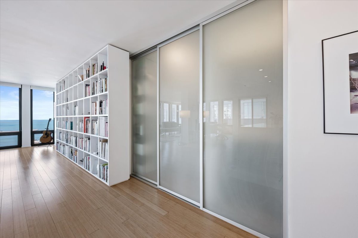 200 East Delaware Place, Unit 32AF Chicago, IL 60611 - Photo 14 of 56