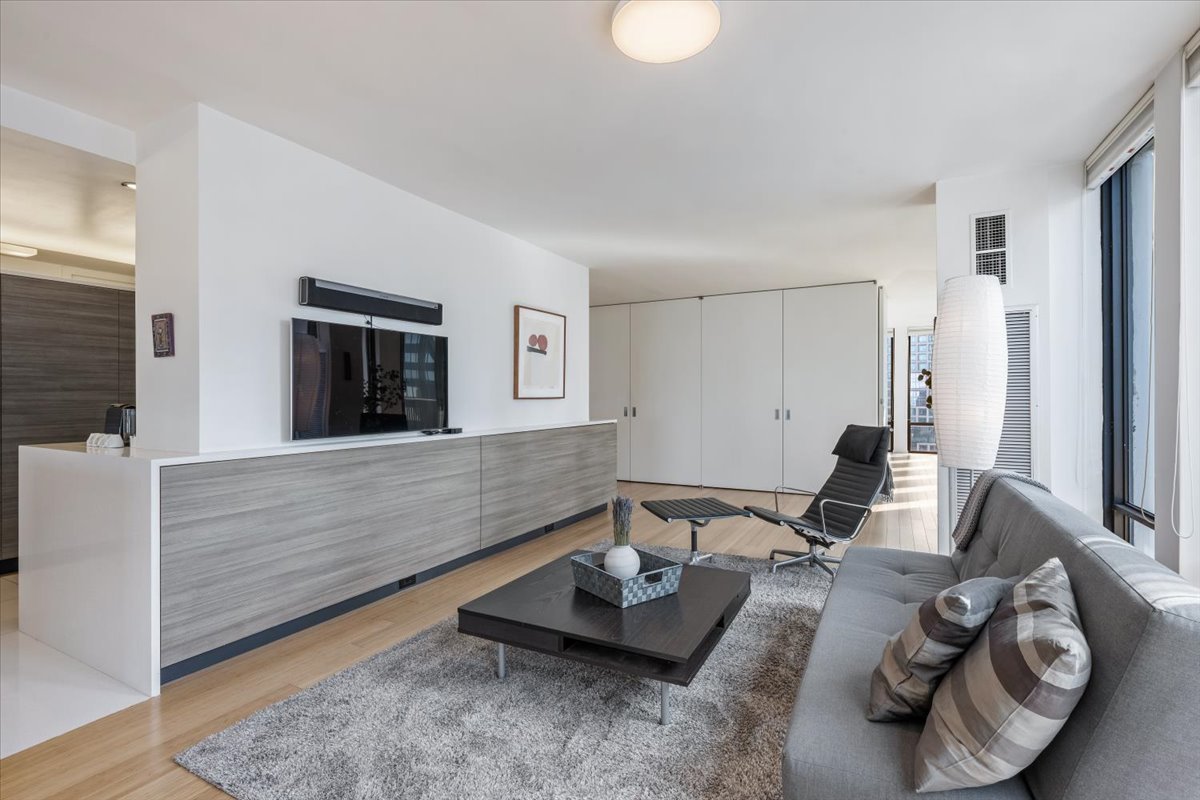 200 East Delaware Place, Unit 32AF Chicago, IL 60611 - Photo 29 of 56