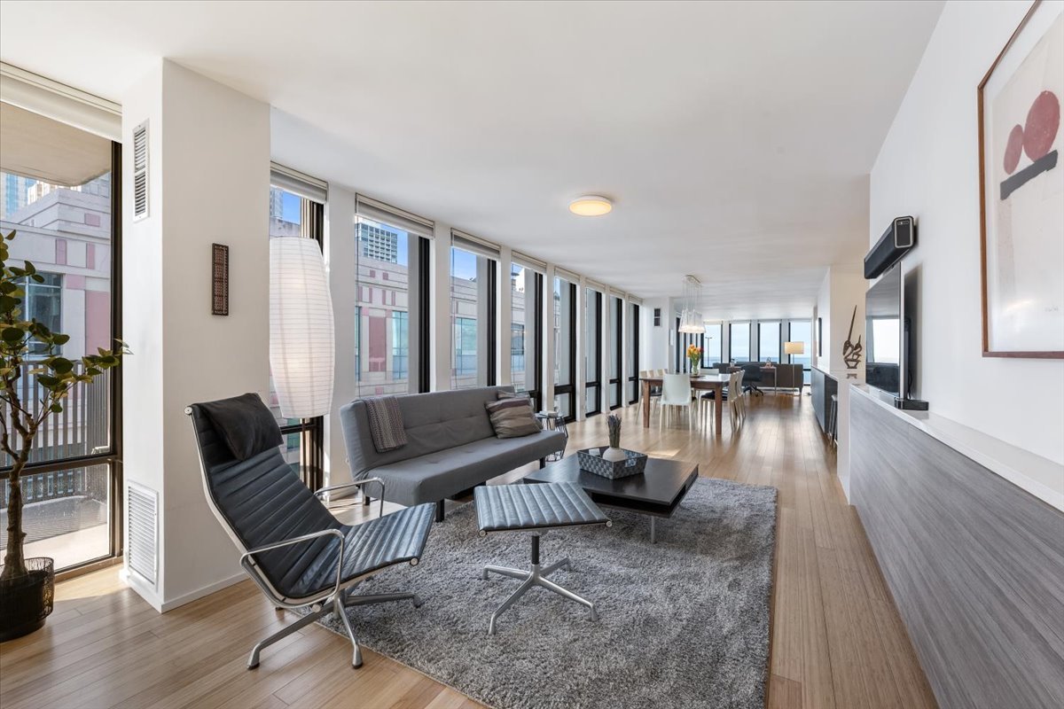 200 East Delaware Place, Unit 32AF Chicago, IL 60611 - Photo 31 of 56