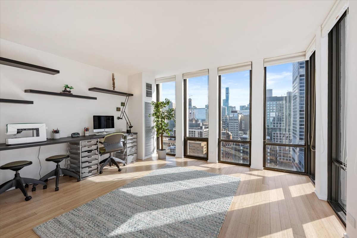 200 East Delaware Place, Unit 32AF Chicago, IL 60611 - Photo 38 of 56