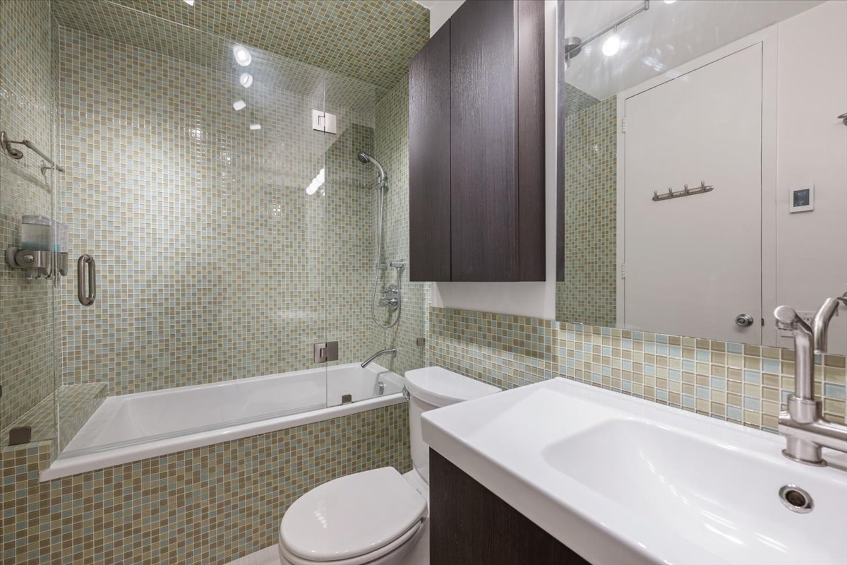 200 East Delaware Place, Unit 32AF Chicago, IL 60611 - Photo 43 of 56