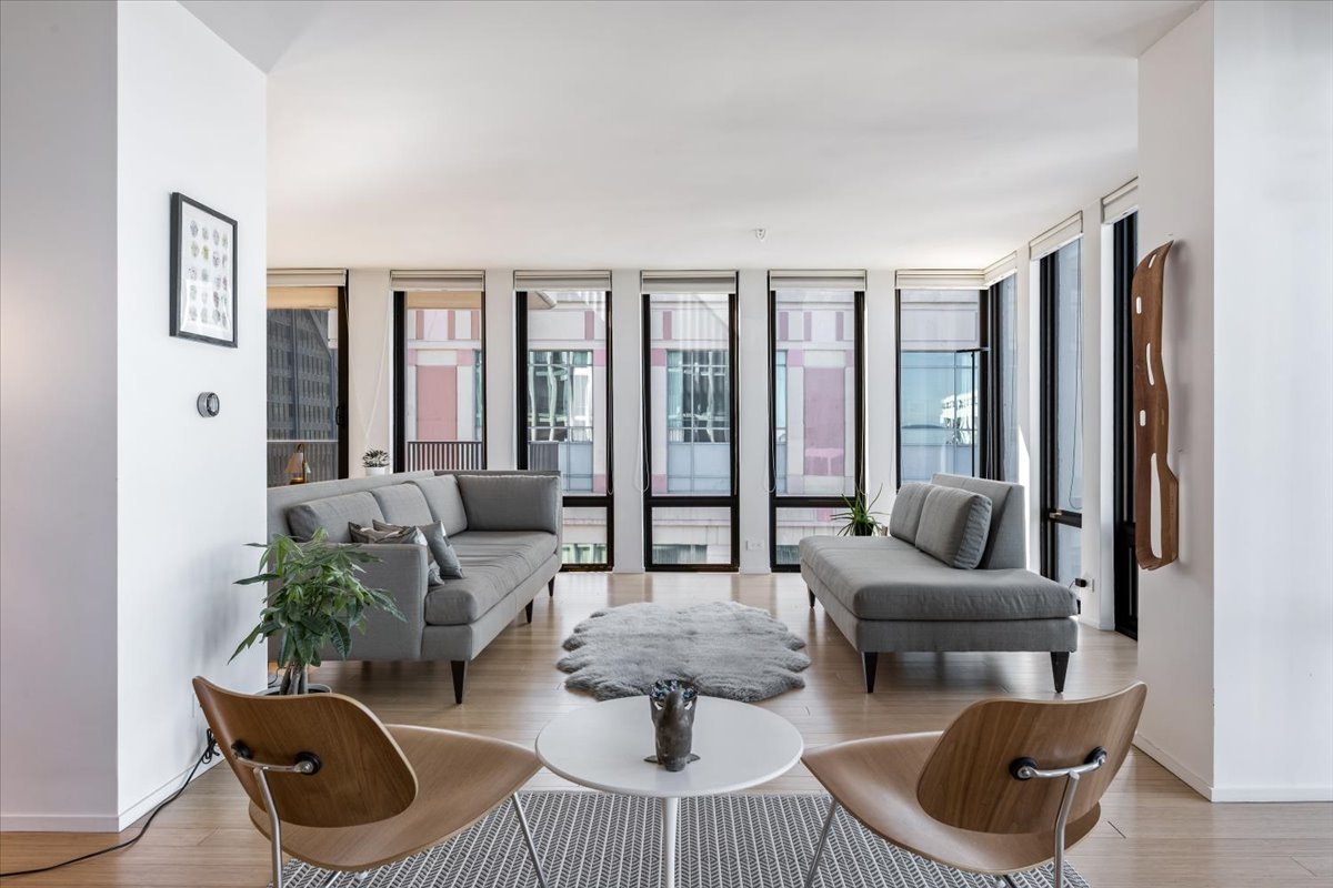 200 East Delaware Place, Unit 32AF Chicago, IL 60611 - Photo 6 of 56