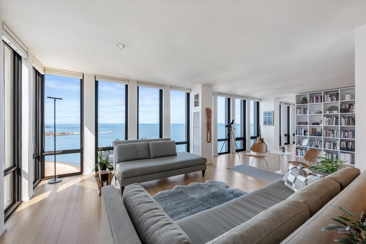 200 East Delaware Place, Unit 32AF Chicago, IL 60611 - Photo 8 of 56