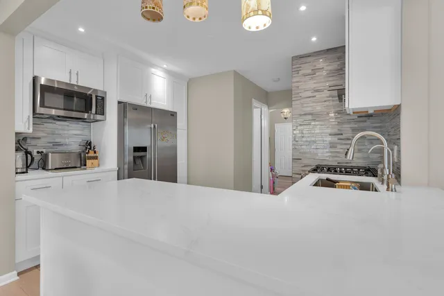 $424,900 | 473 Le Parc Circle, Buffalo Grove, IL 60089