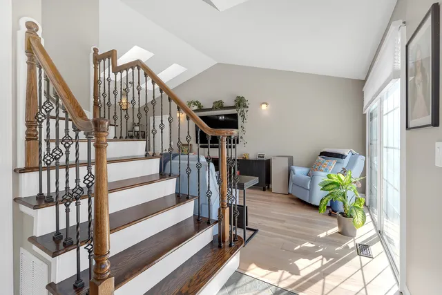 $424,900 | 473 Le Parc Circle, Buffalo Grove, IL 60089