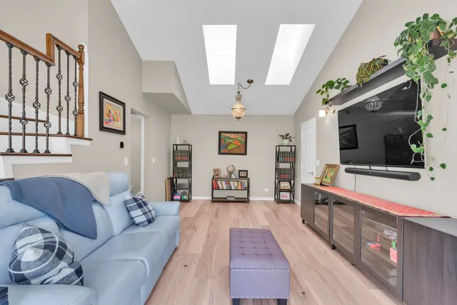 $424,900 | 473 Le Parc Circle, Buffalo Grove, IL 60089