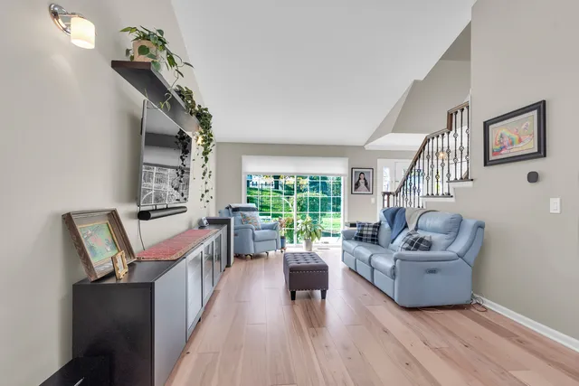 $424,900 | 473 Le Parc Circle, Buffalo Grove, IL 60089