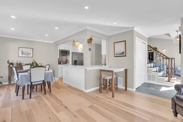 $424,900 | 473 Le Parc Circle, Buffalo Grove, IL 60089