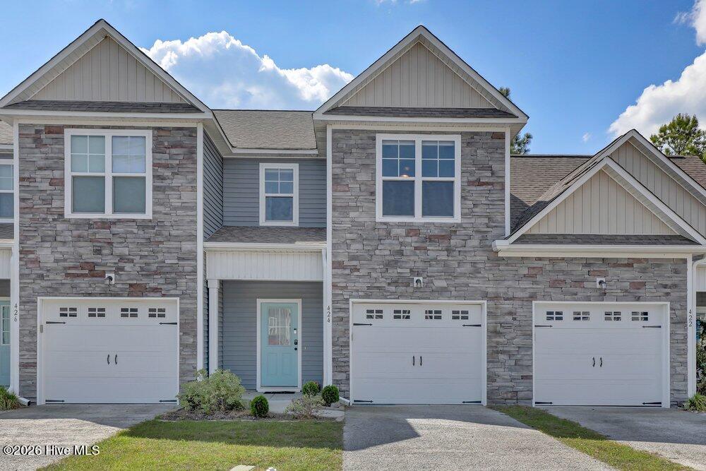 424 Guppy Loop Rd., Sneads Ferry, NC 284