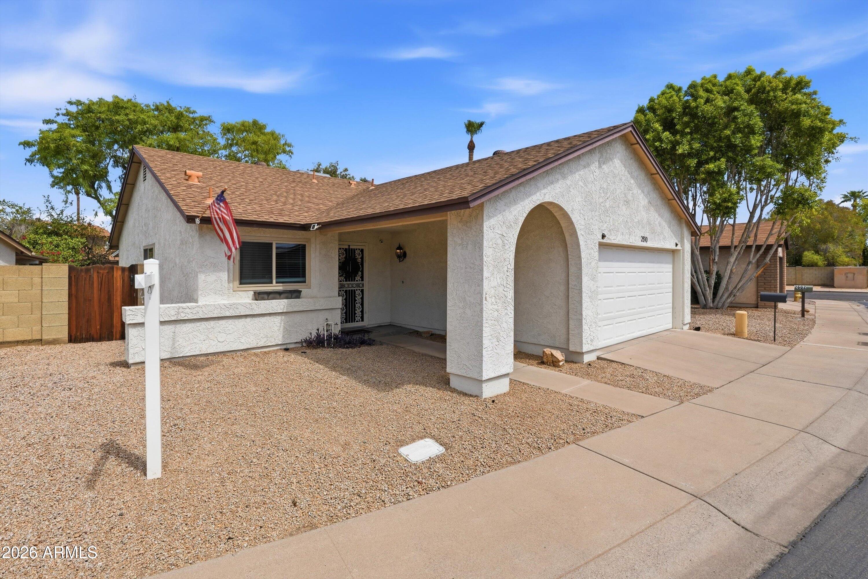2610 West Hearn Road Phoenix, AZ 85023 - Photo 3 of 25 Front of home