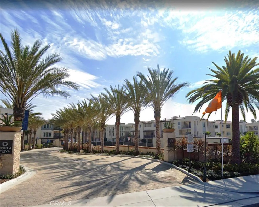 985 Doheny Way Dana Point, CA 92629 - Photo 2 of 53 a view of a yard with a house