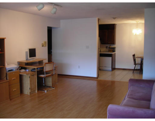 1 Hallmark Gardens, Unit 8 Burlington, MA 01803 - Photo 4 of 8