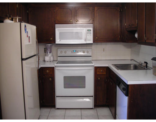 1 Hallmark Gardens, Unit 8 Burlington, MA 01803 - Photo 5 of 8