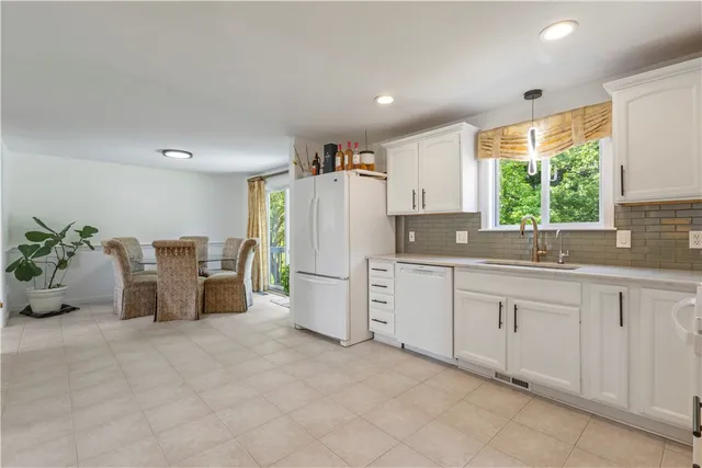 $779,900 | 6 Fleuette Drive, Bellingham, MA 02019