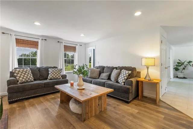 $779,900 | 6 Fleuette Drive, Bellingham, MA 02019