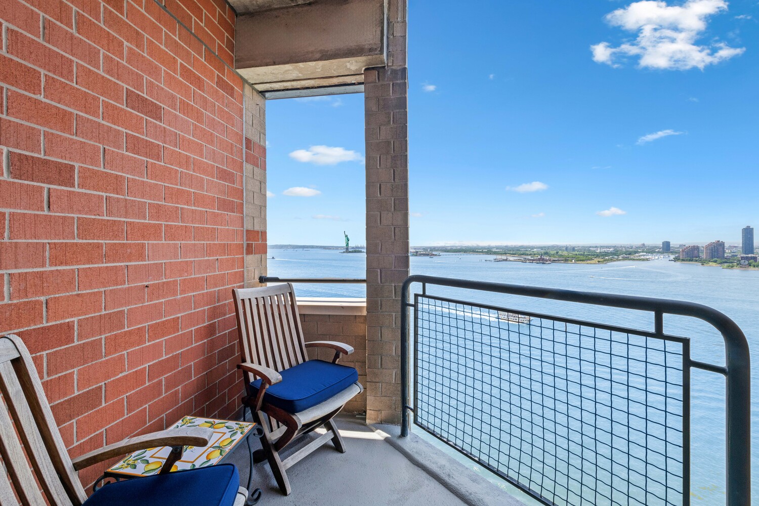 377 Rector Place, Unit 26A Manhattan, NY 10280 - Photo 5 of 9