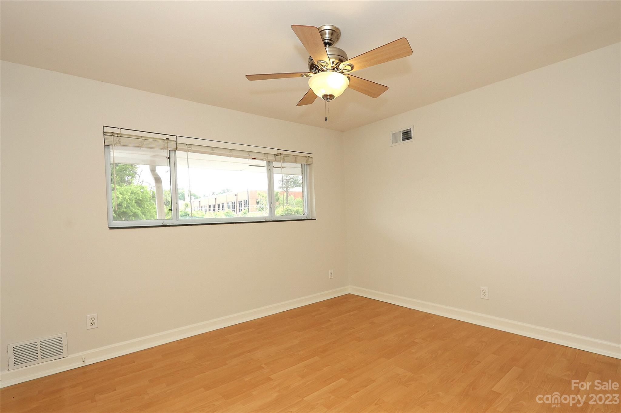 3010 Crosby Road, Unit 220 Charlotte, NC 28211 - Photo 26 of 39 an empty room with a window
