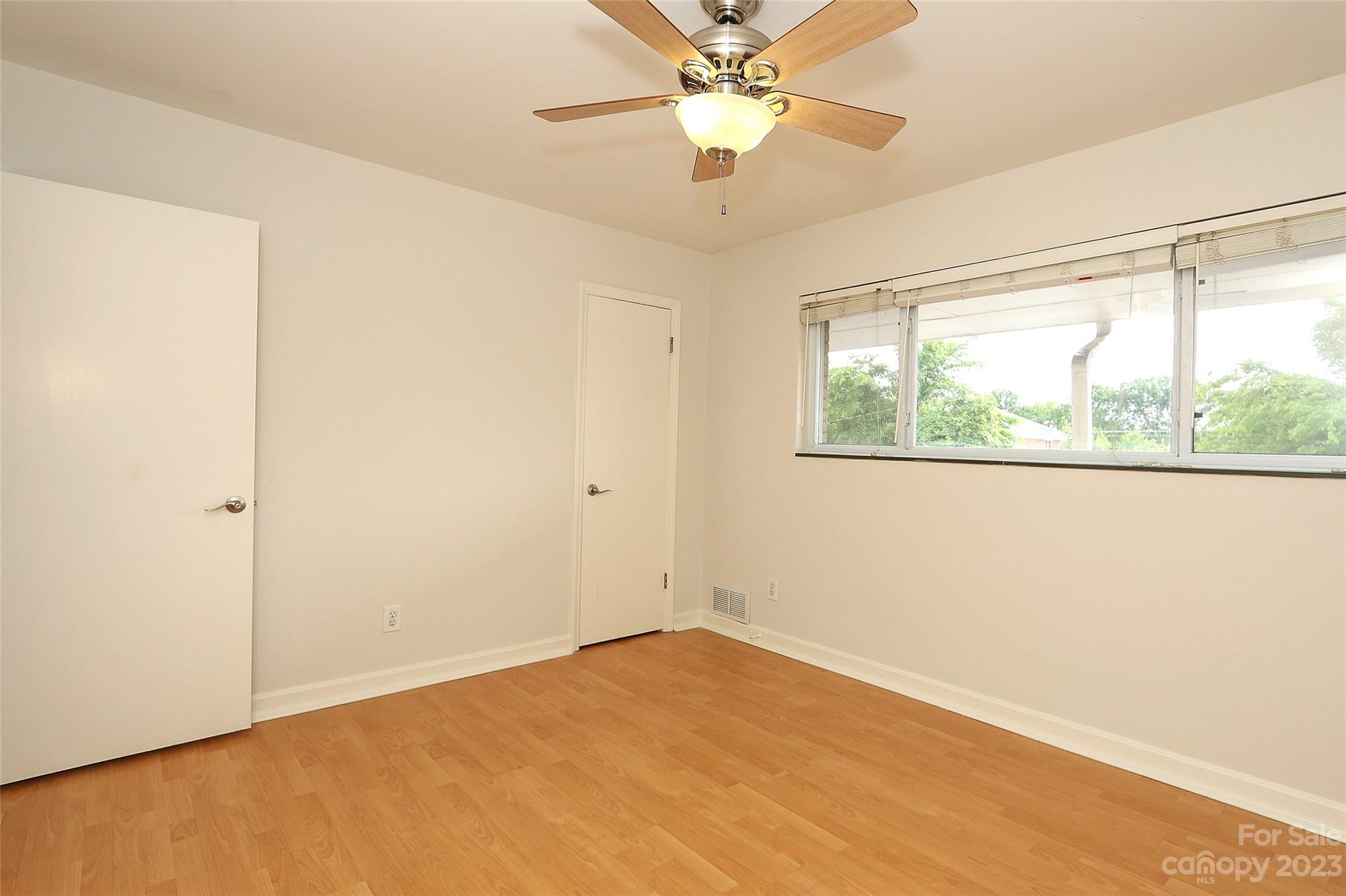 3010 Crosby Road, Unit 220 Charlotte, NC 28211 - Photo 27 of 39 an empty room with a window