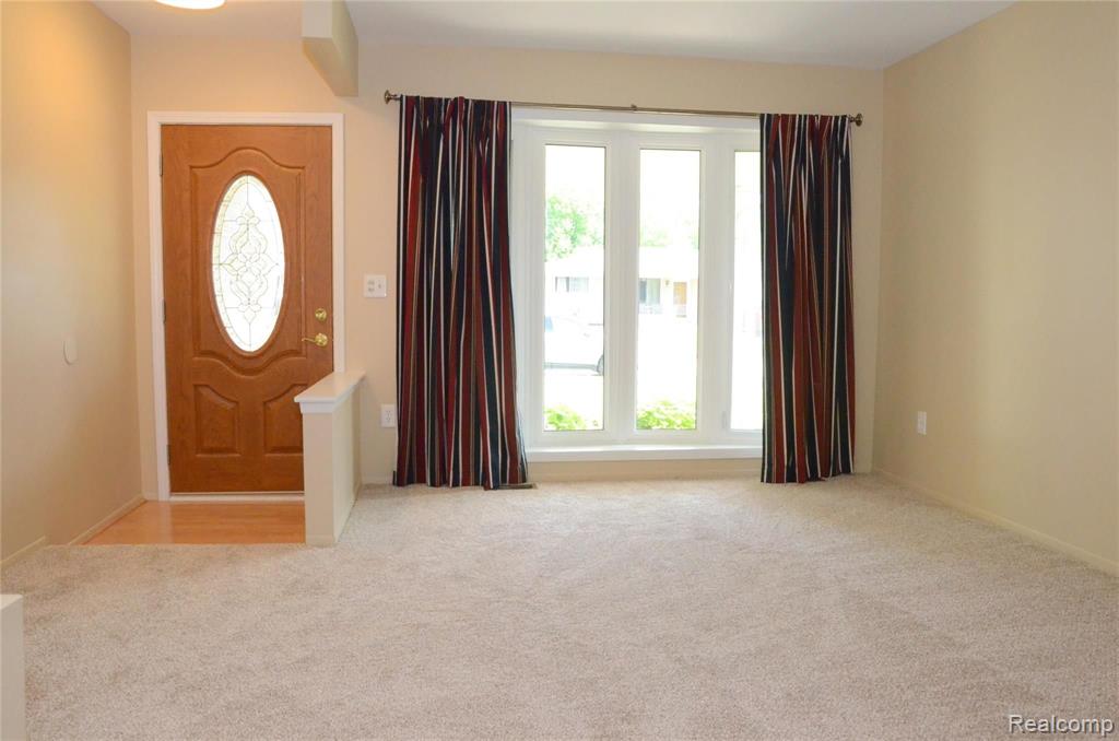 43077 Avon Road Canton, MI 48187 - Photo 11 of 52