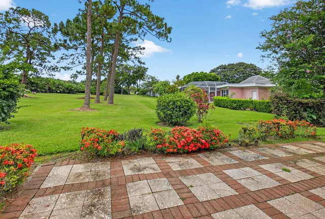 a view of outdoor space yard and front view of a house