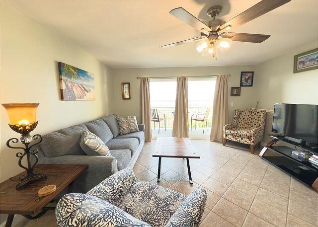 866 Santa Rosa Boulevard, Unit 106 Fort Walton Beach, FL 32548 - Photo 3 of 33 Pelican Isle Living Room 2
