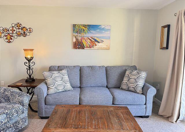 866 Santa Rosa Boulevard, Unit 106 Fort Walton Beach, FL 32548 - Photo 4 of 33 Pelican Isle Living Room 3