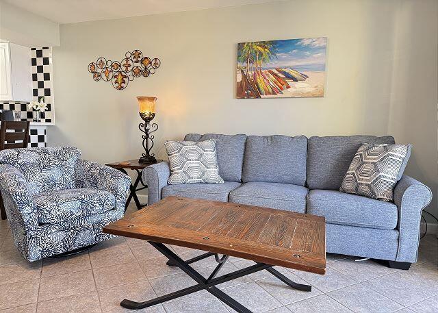 866 Santa Rosa Boulevard, Unit 106 Fort Walton Beach, FL 32548 - Photo 5 of 33 Pelican Isle Living Room 4