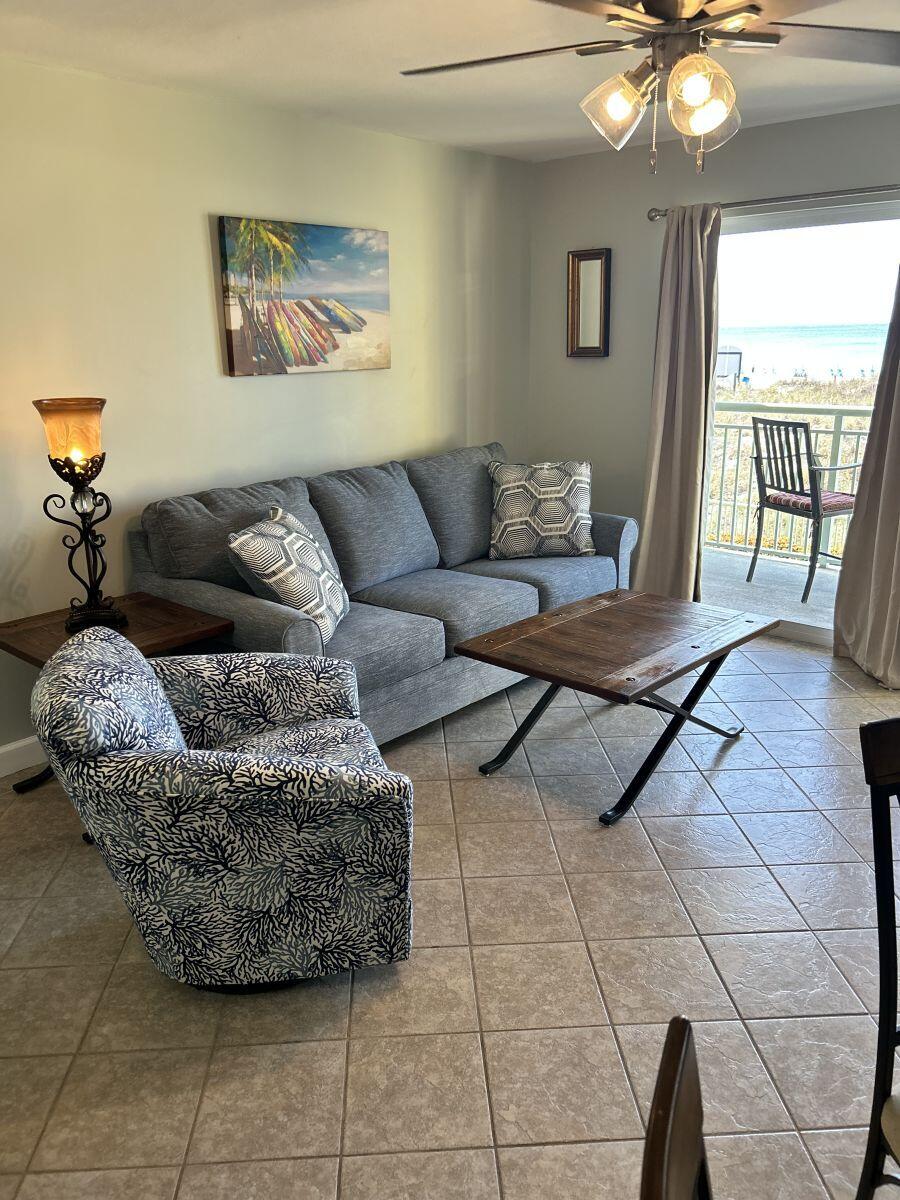 866 Santa Rosa Boulevard, Unit 106 Fort Walton Beach, FL 32548 - Photo 6 of 33 Pelican Isle Living Room