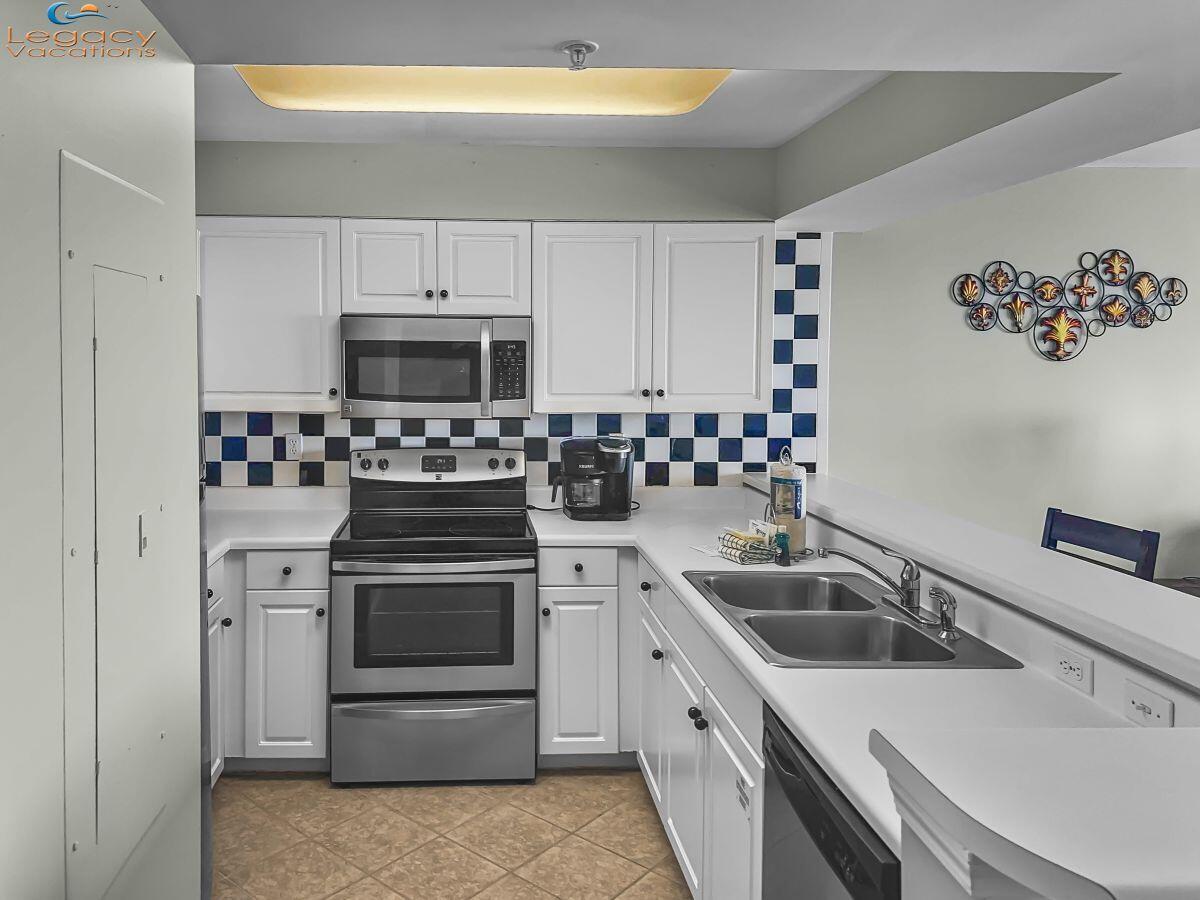 866 Santa Rosa Boulevard, Unit 106 Fort Walton Beach, FL 32548 - Photo 7 of 33 Pelican Isle Kitchen