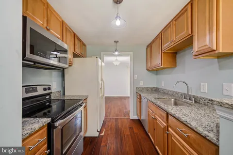 $320,000 | 11709 Ashworth Court, Germantown, MD 20876