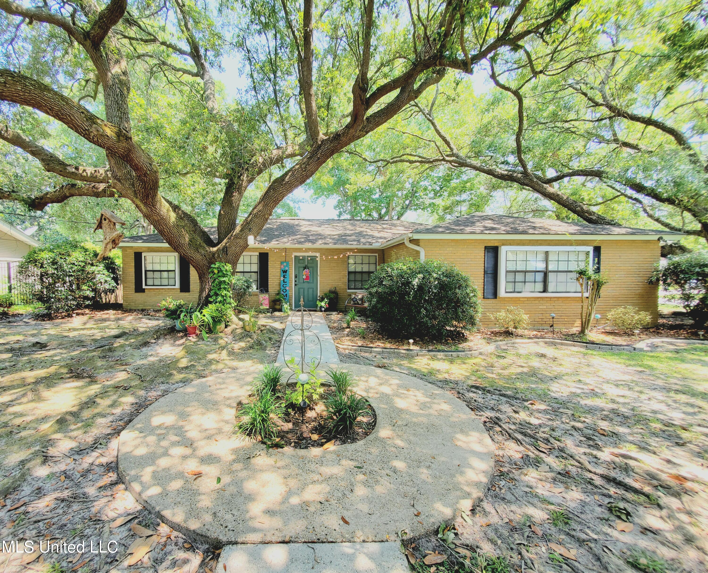 3205 Nottingham Road Ocean Springs, MS 39564 - Photo 1 of 38 20220624_112451
