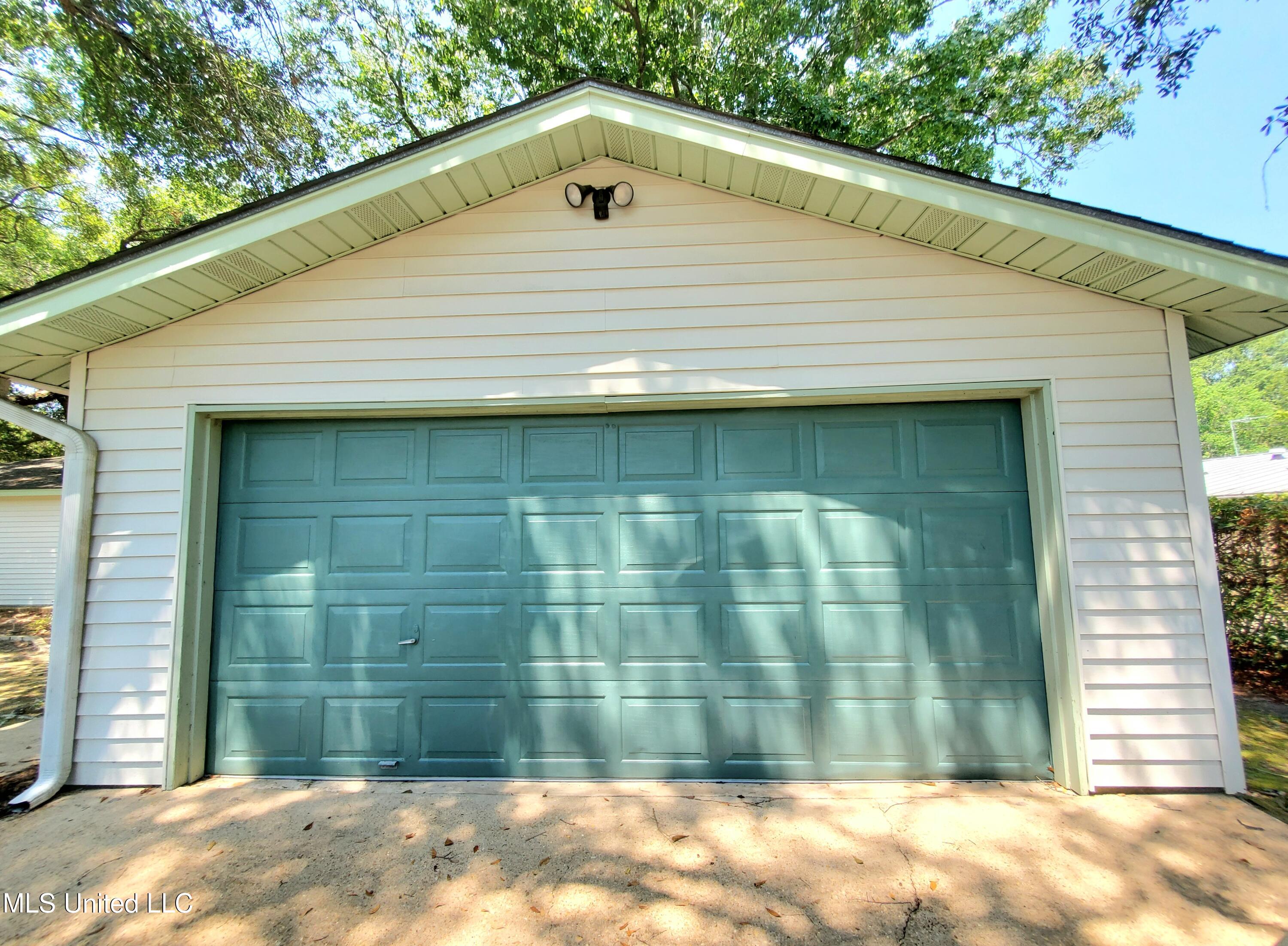 3205 Nottingham Road Ocean Springs, MS 39564 - Photo 5 of 38 20220624_112701