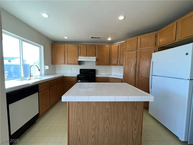 $1,965 | 5418 Indigo Hills Street, North Las Vegas, NV 89031