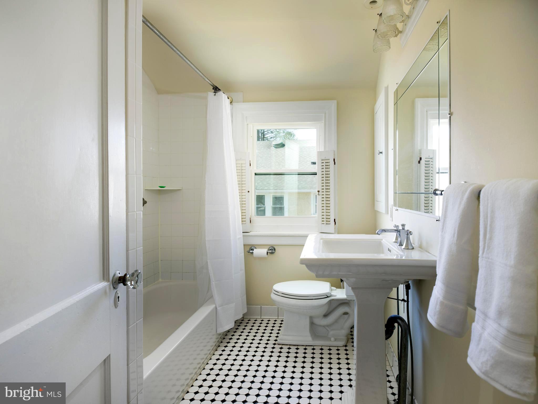 436 St Davids Avenue Wayne, PA 19087 - Photo 19 of 31 Shared Bathroom