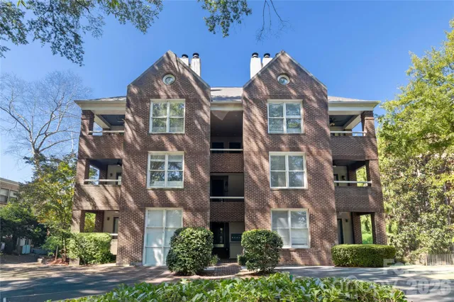$487,500 | 2220 Roswell Avenue, Unit D, Charlotte, NC 28207