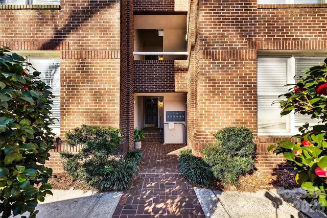 $487,500 | 2220 Roswell Avenue, Unit D, Charlotte, NC 28207