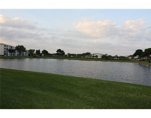 1070 Wolverton East, Unit 1070 Boca Raton, FL 33434 - Photo 2 of 10 View