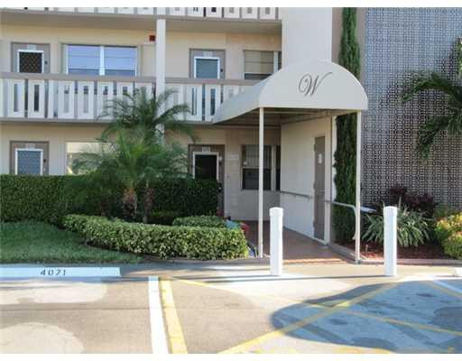 1070 Wolverton East, Unit 1070 Boca Raton, FL 33434 - Photo 10 of 10 Exterior Front