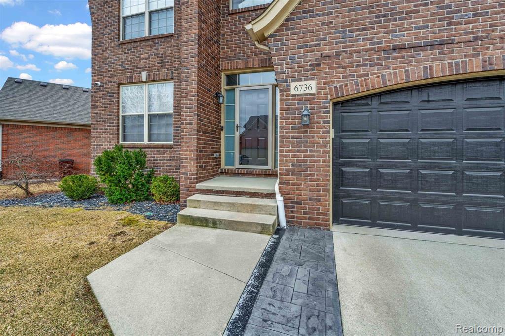 6736 Baker Utica, MI 48317 - Photo 3 of 53
