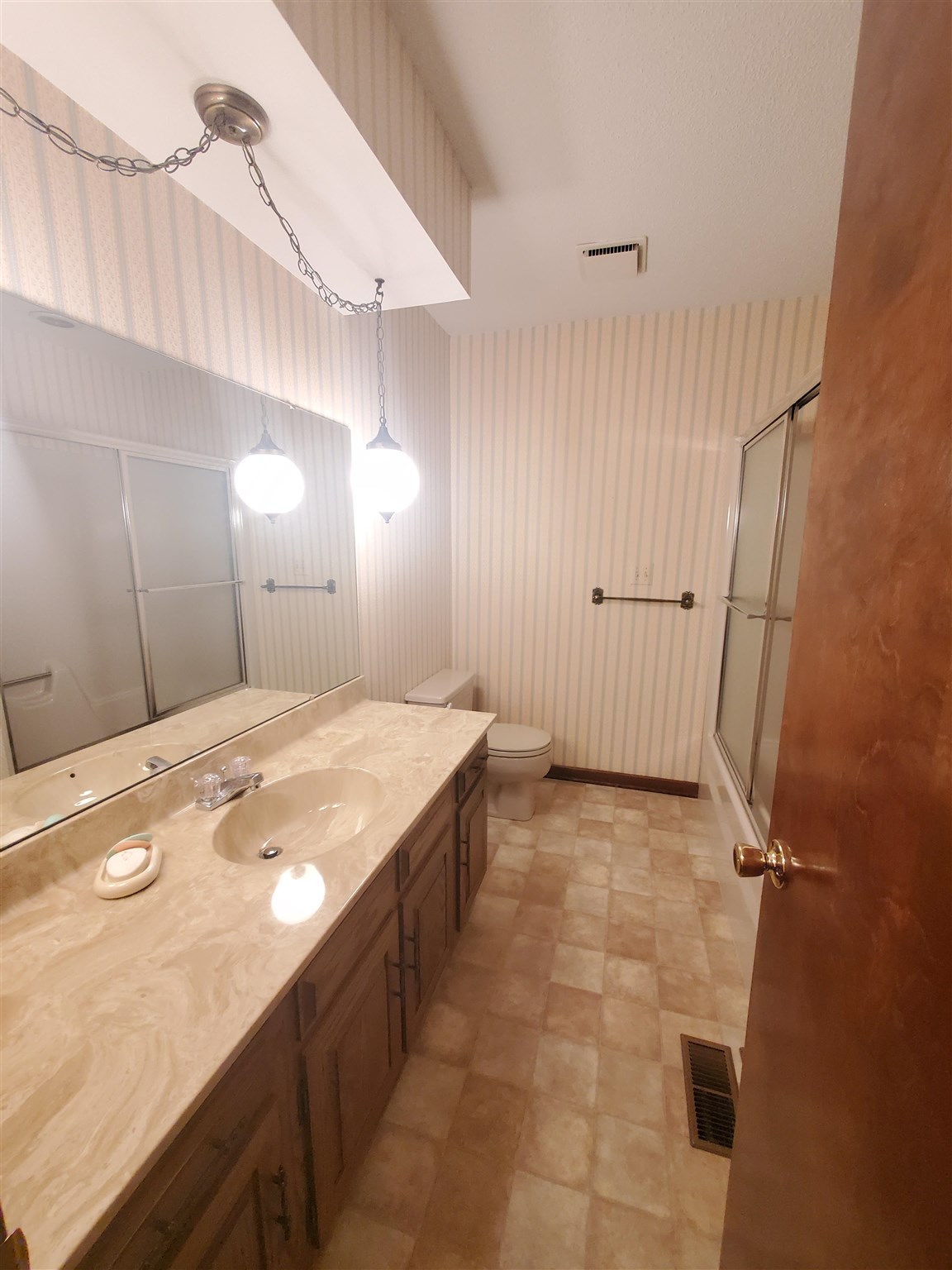 2415 Meier Road Evansville, IN 47720 - Photo 11 of 36 Gallery Image 11