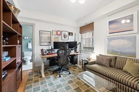 $400,000 | 1118 Washington Boulevard, Unit 3A, Oak Park, IL 60302