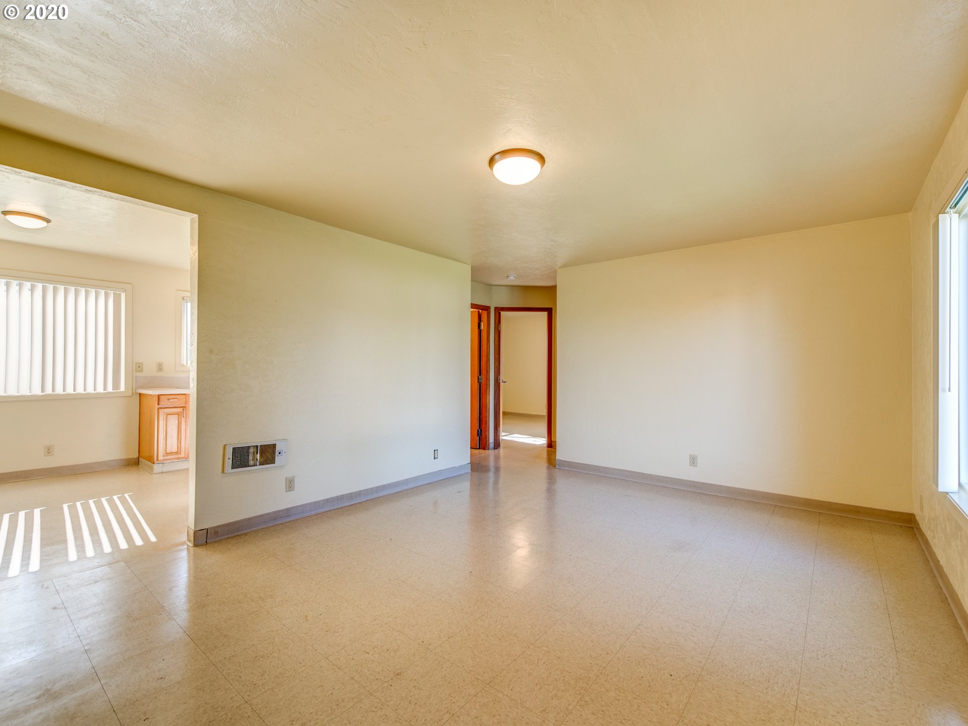 1467 Centennial Boulevard Springfield, OR 97477 - Photo 4 of 16 Gallery Image 4