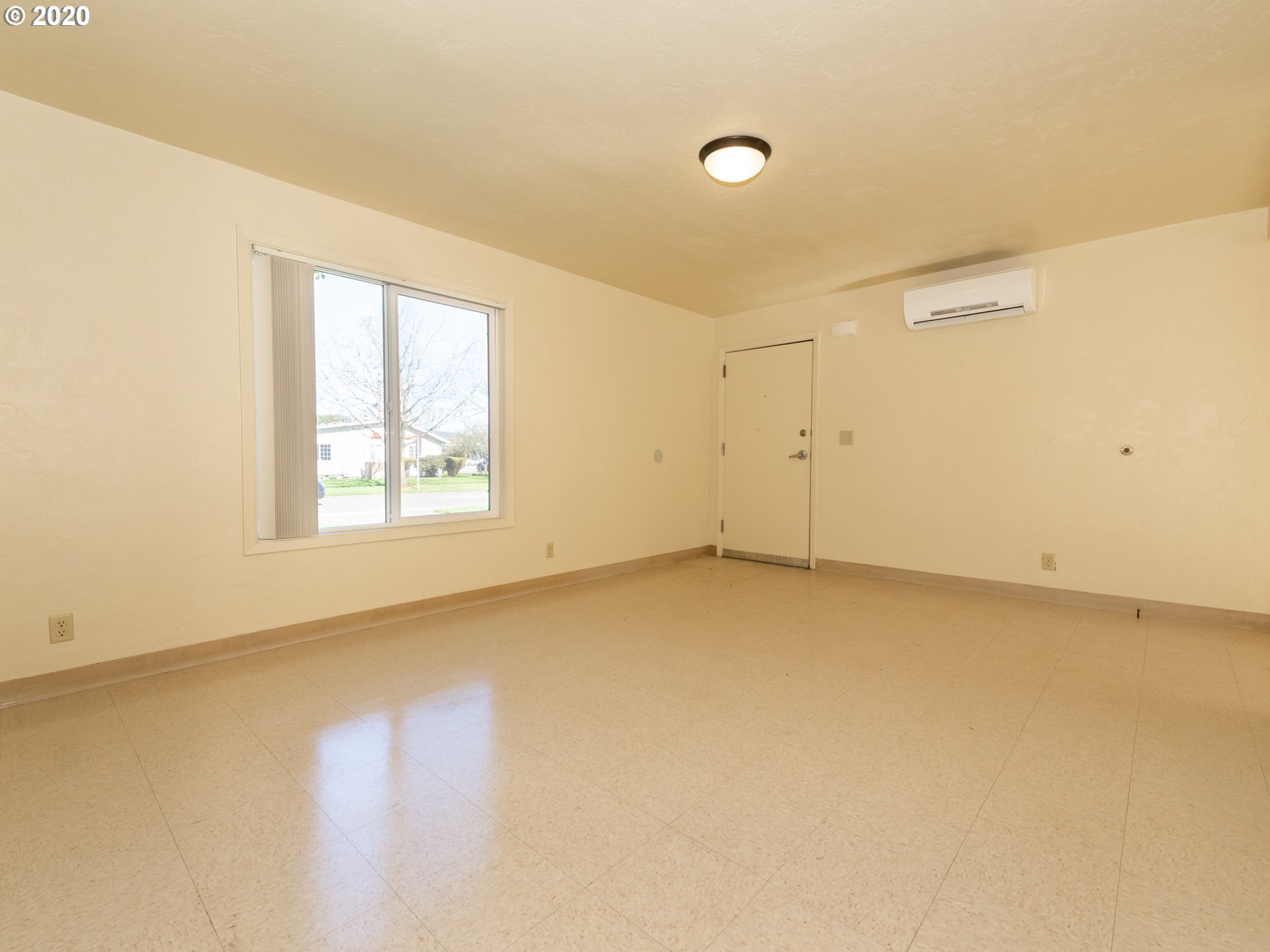 1467 Centennial Boulevard Springfield, OR 97477 - Photo 5 of 16 Gallery Image 5
